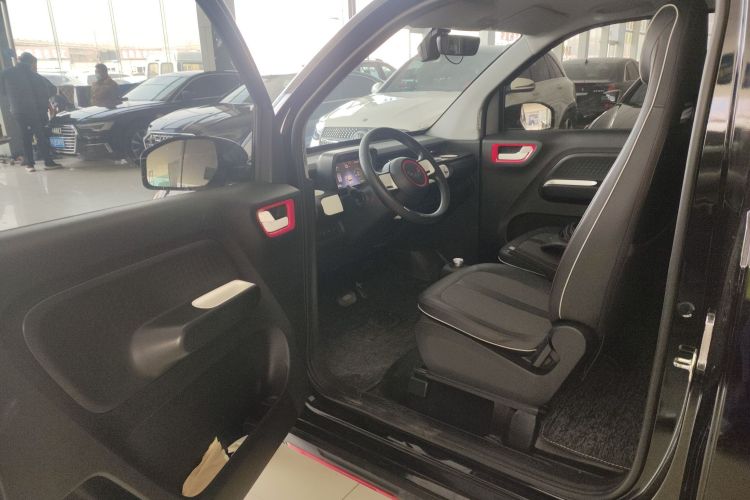 五菱汽车 宏光MINIEV 2022款 GAMEBOY 200km 玩咖款 磷酸铁锂中控内饰7003