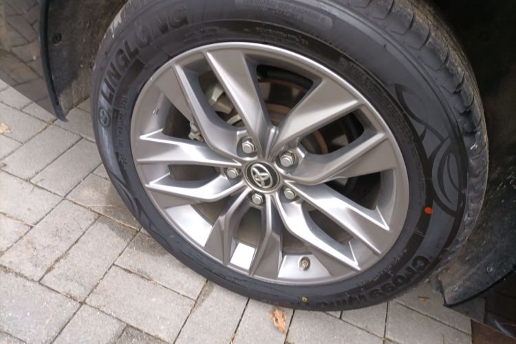 丰田 亚洲龙 2019款 2.0L 进取版 国VI车身外观6008