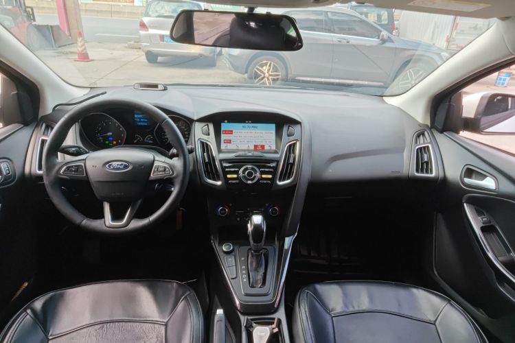 福特 福克斯 2015款 两厢 EcoBoost 125 自动超能风尚型中控内饰7002