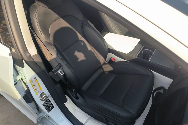 特斯拉 Model 3 2023款 后轮驱动版局部细节41