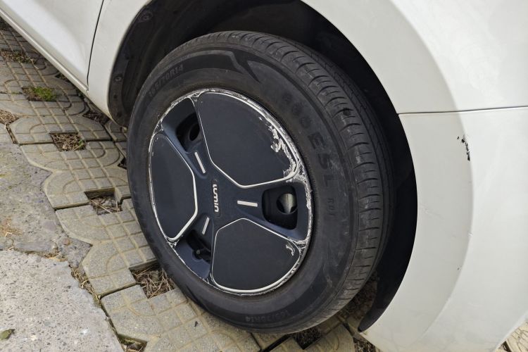 长安启源 长安Lumin 2022款 210km 香甜款车身外观10