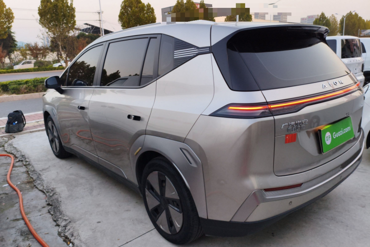 埃安 AION Y 2023款 Plus 510 乐享版车身外观4