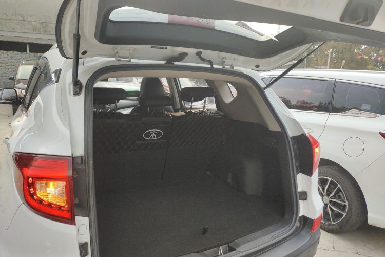 比亚迪 宋 2017款 盖世升级版 1.5TID 自动精英型局部细节23