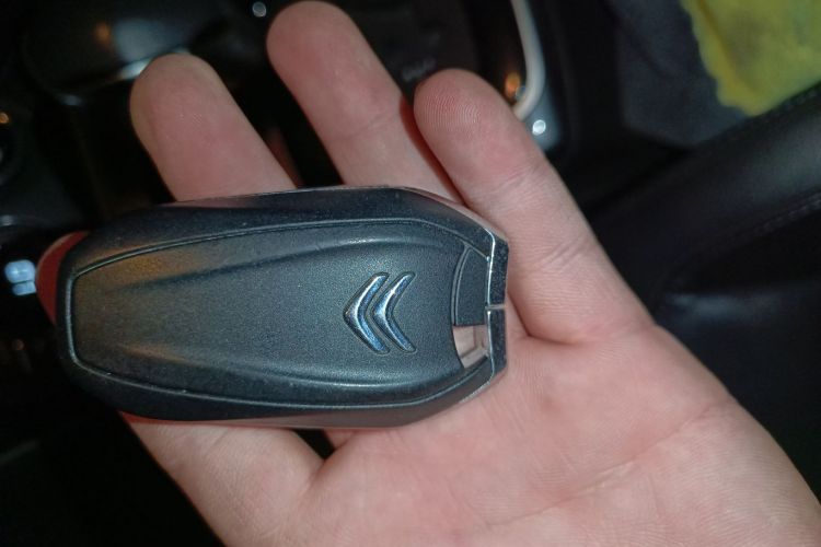 雪铁龙 C4世嘉 2016款 1.6THP 自动旗舰型中控内饰7001