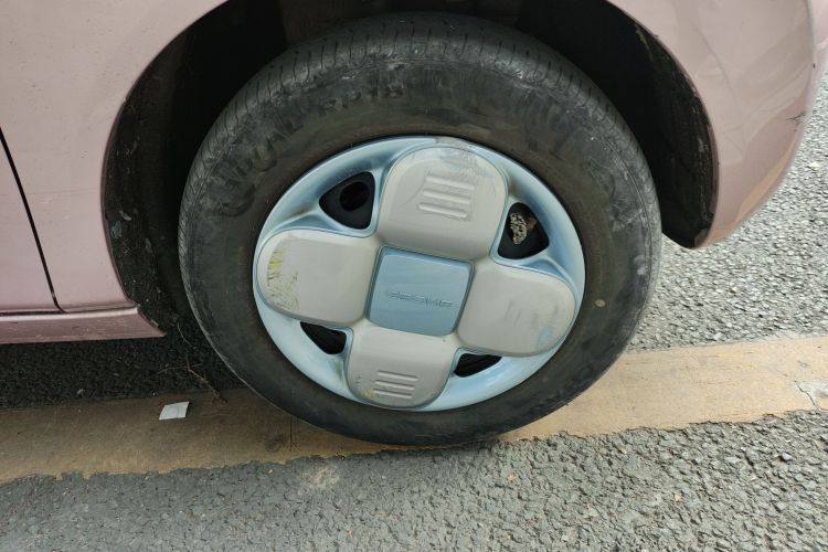 吉利银河 2023款 熊猫mini 200km 耐力熊车身外观10