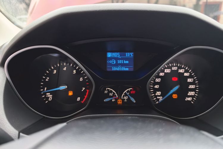 福特 福克斯 2012款 三厢 1.6L 自动风尚型中控内饰14