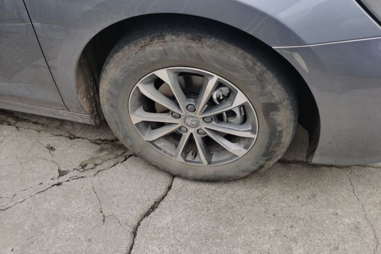 比亚迪 秦PLUS 2023款 冠军版 DM-i 55KM领先型车身外观10