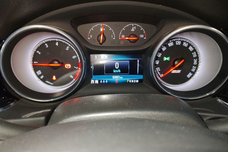 别克 君威 2017款 GS 28T 豪华型中控内饰15