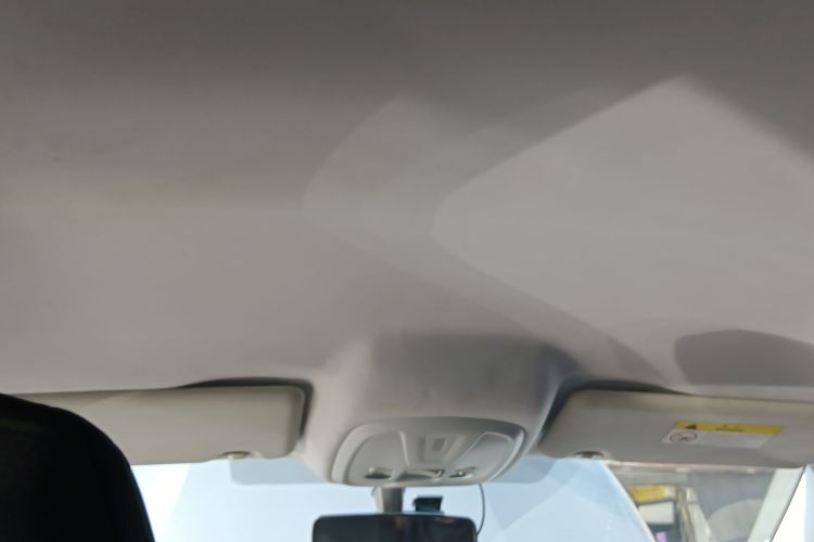 标致308 2016款 1.6L 手动时尚版中控内饰22