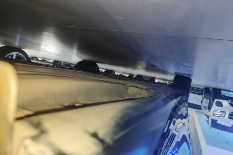 奔驰E级新能源 2022款 E 350 e L 插电式混合动力轿车局部细节9002