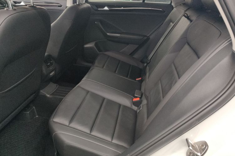 大众 T-ROC探歌 2018款 280TSI DSG两驱舒适型 国V中控内饰7004