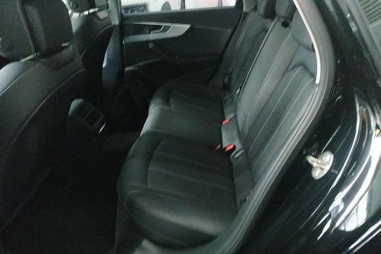 奥迪A4L 2022款 40 TFSI 时尚动感型中控内饰7004