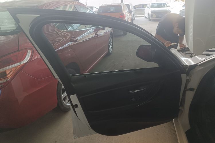 宝马3系 2018款 320Li 时尚型中控内饰7005