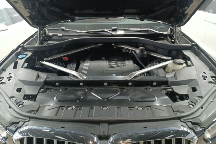 宝马X5(进口) 2022款 xDrive40i M运动套装机舱底盘24