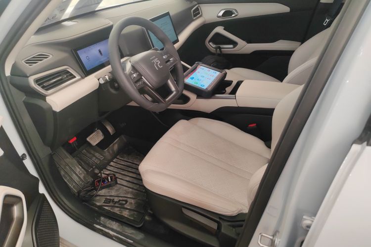 比亚迪 元UP 2025款 301KM 领航型中控内饰19