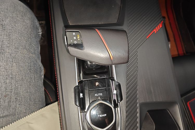 长安欧尚Z6 2022款 蓝鲸 1.5T DCT智尊型中控内饰18