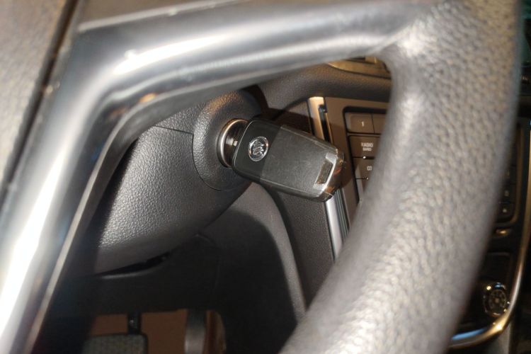 别克 昂科拉 2014款 1.4T 自动两驱都市精英型中控内饰11