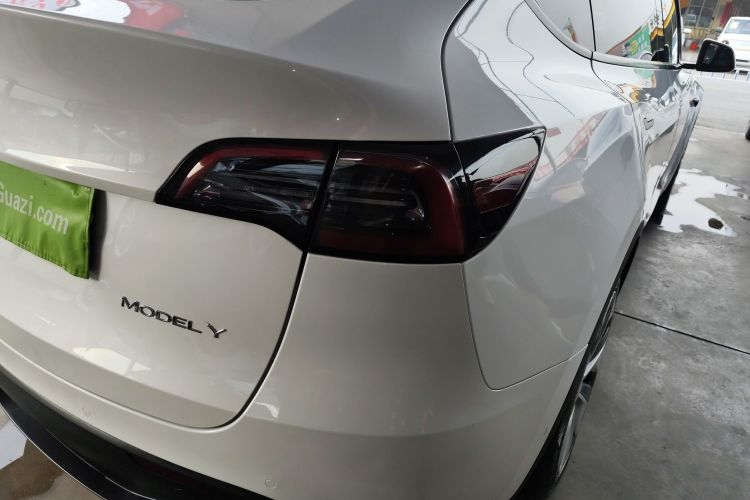 特斯拉 Model Y 2022款 改款 后轮驱动版车身外观9