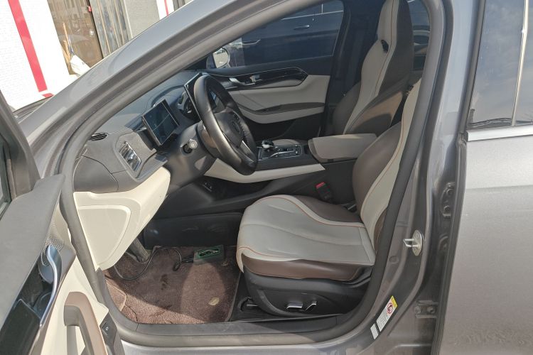 比亚迪 秦PLUS 2023款  冠军版 DM-i 120KM超越型中控内饰19