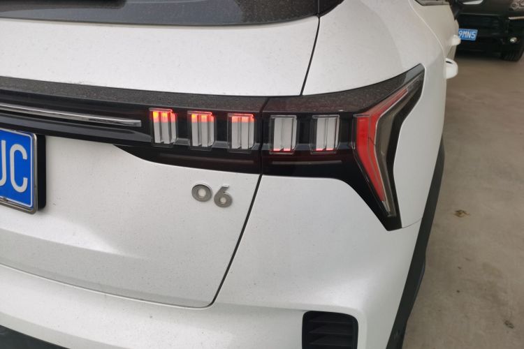 领克06 2021款 1.5T Shero粉色特别版车身外观9