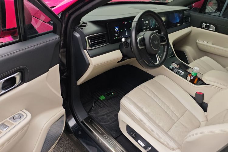 理想汽车 理想ONE 2020款 增程6座版中控内饰7003