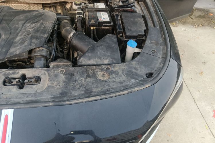 红旗H5 2023款 1.5T DCT智联旗韵版机舱底盘26