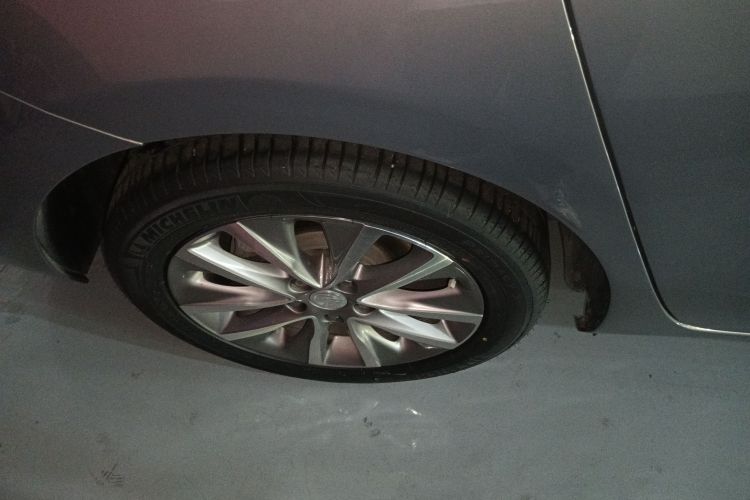 别克GL6 2019款 18T 6座互联豪华型 国VI车身外观6008