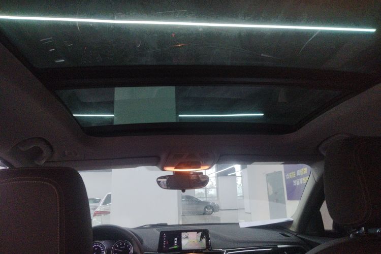 宝马1系 2021款 120i M运动曜夜版中控内饰22