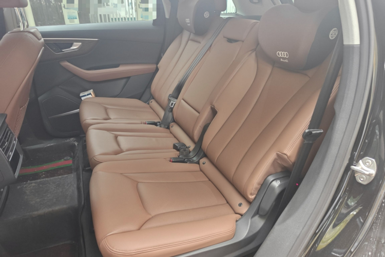 奥迪Q7 2023款 55 TFSI quattro S line运动型中控内饰21