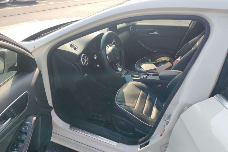 奔驰A级(进口) 2016款 A 200 动感型中控内饰20