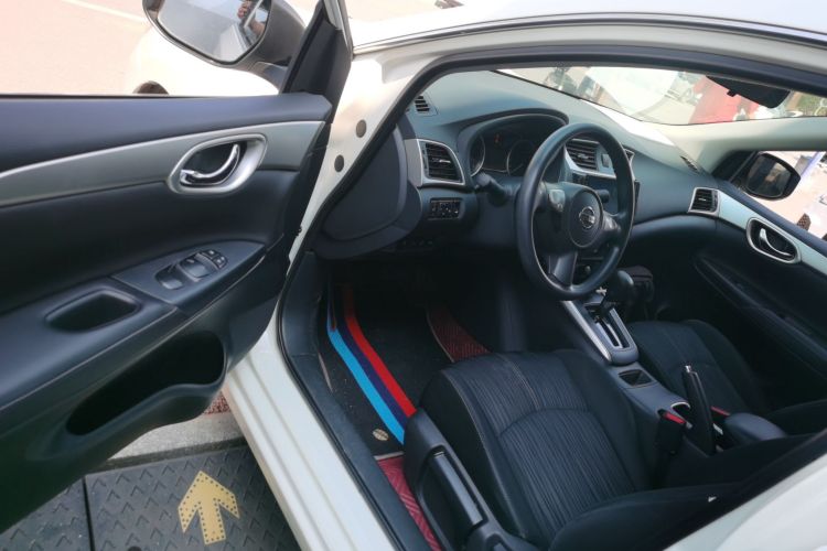 日产 轩逸 2022款 经典 1.6XE CVT舒适版中控内饰20