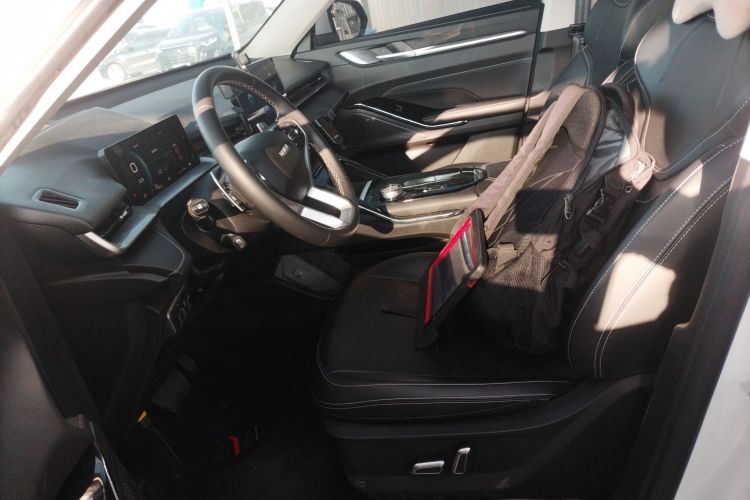 哈弗H6 2022款 第三代 1.5T 自动两驱Max中控内饰19