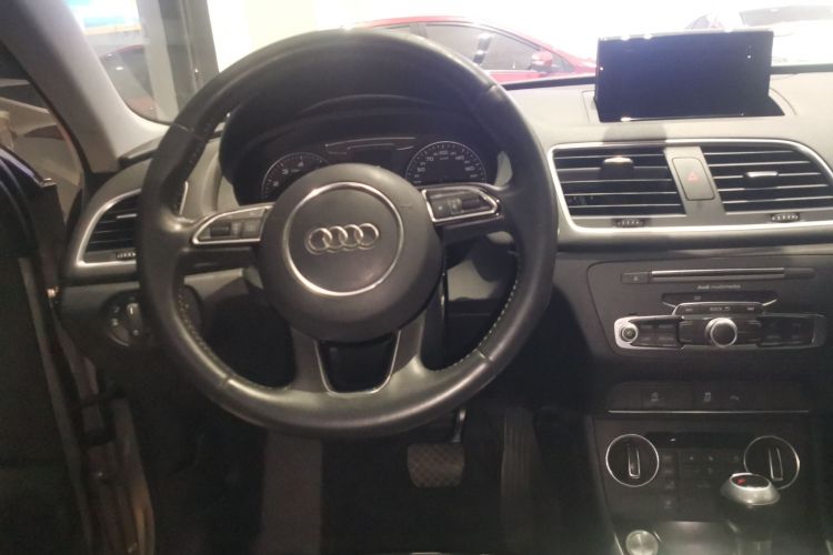 奥迪Q3 2018款 30 TFSI 时尚型典藏版局部细节13