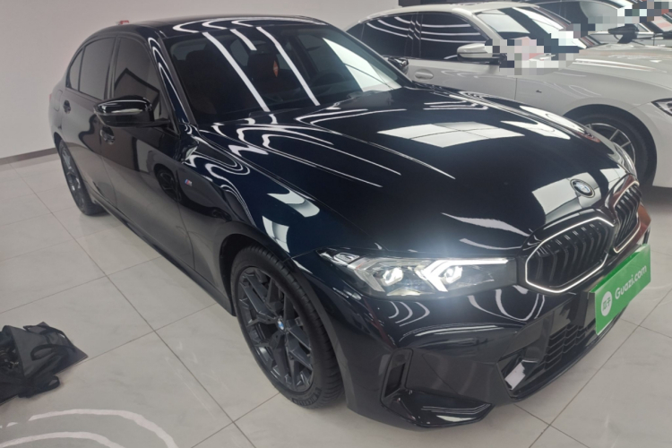 宝马3系 2025款 330Li M运动曜夜套装车身外观3