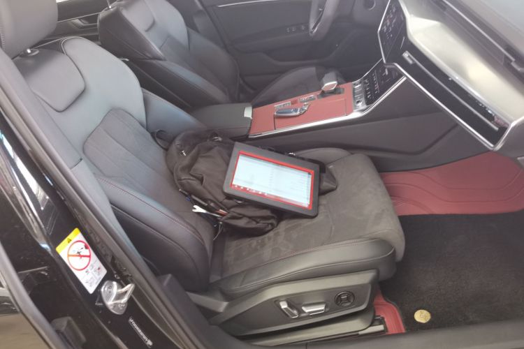 奥迪A6L 2024款 45 TFSI 臻选动感型中控内饰41