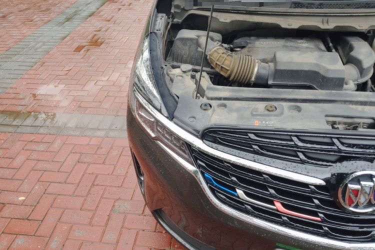 别克GL8 2020款 陆上公务舱 652T 豪华型车身外观8