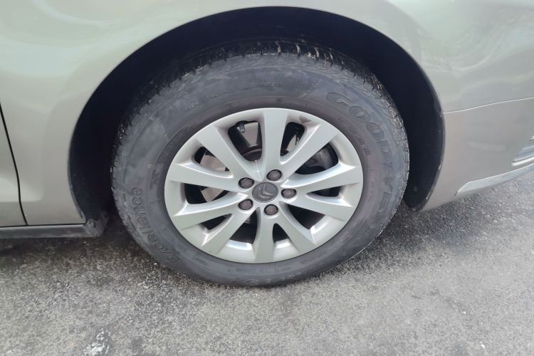 雪铁龙C5 2014款 1.6T 自动尊享型车身外观10