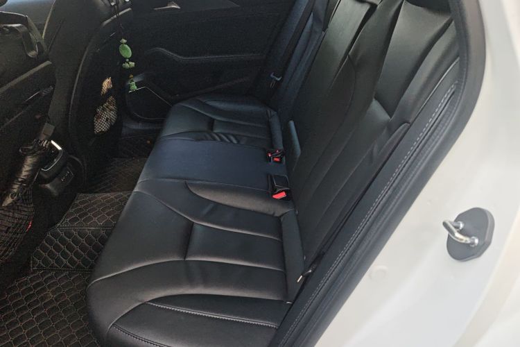 红旗H5 2022款 经典款 改款 1.5T DCT旗韵版中控内饰21