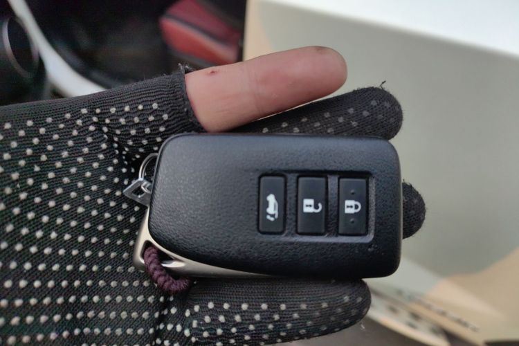 雷克萨斯NX 2015款 300h 前驱 锋尚版中控内饰11