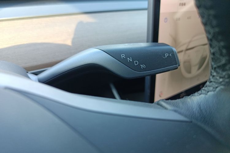 特斯拉 Model 3 2019款 标准续航后驱升级版局部细节18