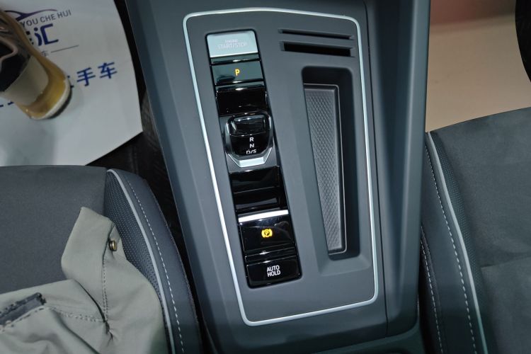大众 高尔夫 2023款 改款 280TSI DSG R-Line Lite中控内饰18