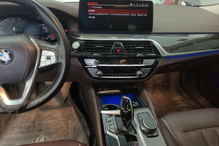 宝马5系 2021款 改款 525Li 豪华套装中控内饰16