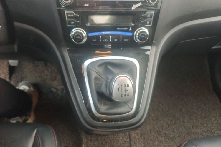 哈弗H6 2012款 1.5T 手动两驱都市型中控内饰18