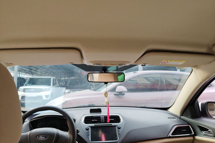 福特 福睿斯 2017款 改款 1.5L 手动舒适型中控内饰22