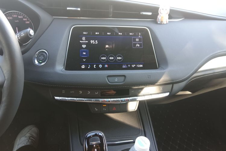 凯迪拉克XT4 2021款 28T 两驱领先型中控内饰16