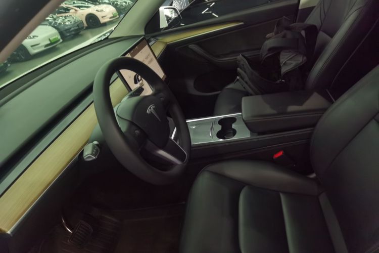 特斯拉 Model Y 2022款 改款 后轮驱动版中控内饰19