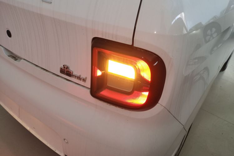 吉利银河 熊猫 2025款 210km 元气熊车身外观9