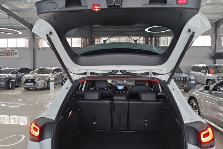 奔驰GLA 2020款 GLA 200机舱底盘23