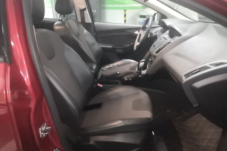 福特 福克斯 2012款 两厢 1.6L 自动风尚型局部细节41