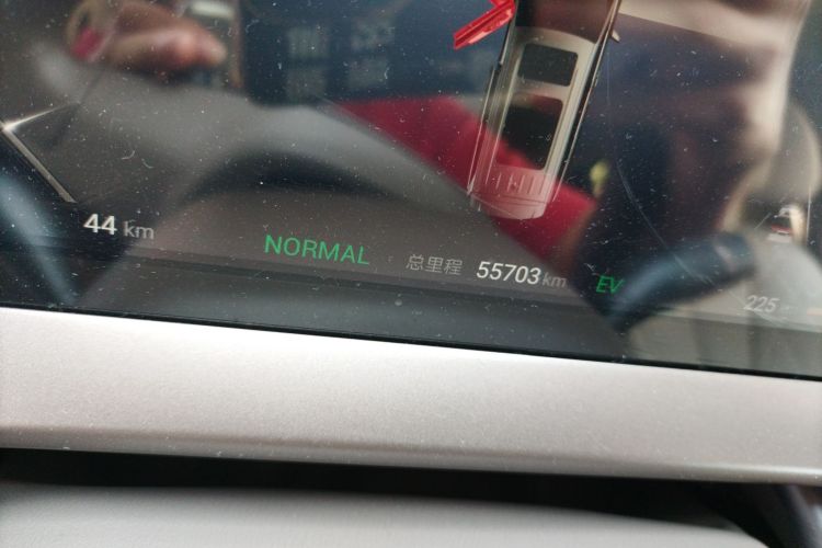 腾势D9 2022款 DM-i 1040 尊贵型局部细节14